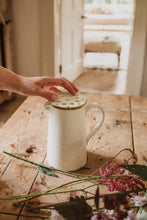Load image into Gallery viewer, Halliesphere Luxury Ceramic Flower Holder