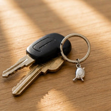 Load image into Gallery viewer, Little Gems Cirencester Robin Keyring